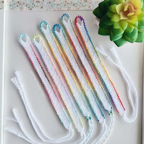 Yarn Friendship Bracelets, Embroidery Floss Bracelets, Floss Bracelets, Chevron Friendship Bracelets, Cool Friendship Bracelets, String Bracelet Patterns, Diy Friendship Bracelets Tutorial, Yarn Bracelets, Friendship Bracelet Patterns Easy