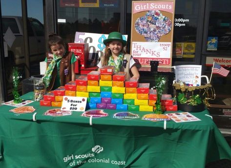 Girl Scout Cookie Booth for St. Patrick's Day Cookie Booth Display, Girl Scout Cookie Booth Ideas, Cookie Booth Ideas, Girl Scout Cookie Booth, Twin Angels, Table Booth, Booth Display Ideas, Selling Cookies, Girl Scout Mom