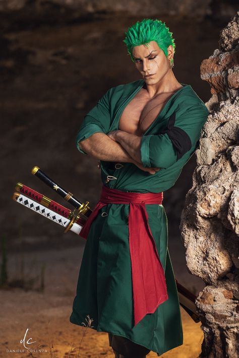 Tweets liked by Ladeira abaixo (@Yxran1) / Twitter One Piece Crew, Zoro One Piece, Roronoa Zoro, Couples Costumes, Drawing Reference Poses, Live Action, Cosplay Anime, A R, One Piece