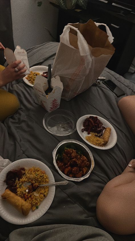 Chinese food Chinese Food Takeout Aesthetic, Chinese Takeout Aesthetic, Makayla Core, Aesthetic Ig Post, Chinese Food Takeout, Chinese Takeout, Food Babe, Food Therapy, Yummy Comfort Food