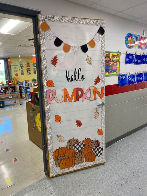 Pumpkin Classroom Door, Fall Classroom Door Decorations, Fall School Doors, Fall Classroom Door, Classroom Door Decorations, Teacher Door Decorations, Preschool Door, Halloween Classroom Door, Thanksgiving Classroom