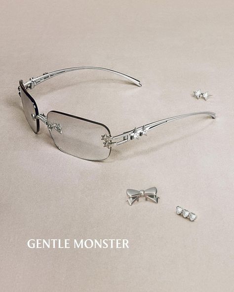 Gentle Salon, Gentle Monster Aesthetic, Gentle Monster Glasses, Gentle Monster X Dheygere, Gentle Monster Clear Glasses, Gentle Monster Eyeglasses, Gentle Monster Earring Glasses, Stylish Jewelry Accessories, Hypebeast Fashion