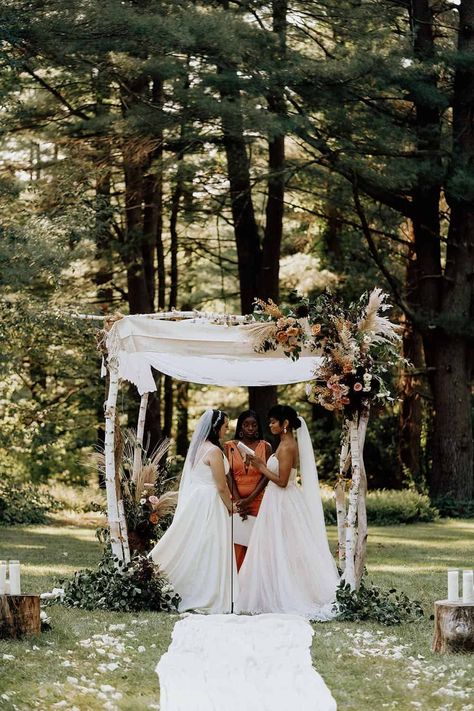 Flowers Sweetheart Table, Arbor Ideas Wedding, Wedding Arbor Ideas, Birch Chuppah, Chuppah Flowers, Wedding Ideas Backyard, Wedding Planning Boards, Dog Of Honor, Arbor Ideas