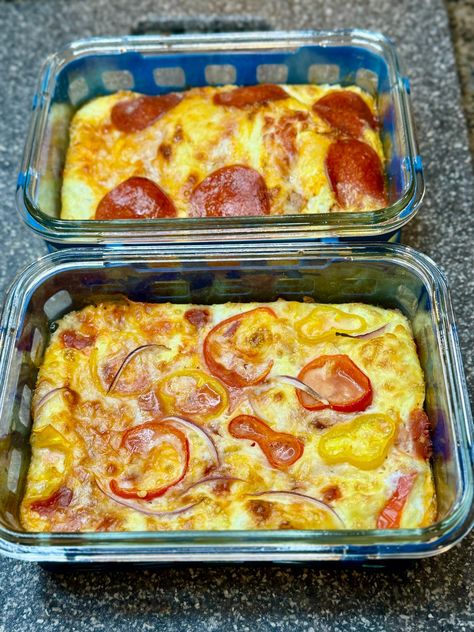 Pizza Egg Bowls – Planned Then Prepped Pizza Bowls, Egg Pizza Breakfast, Pizza Craving, Low Calorie Pizza, Egg Pizza, Protein Pizza, Pizza Bowl, Protein Bowls, Low Calorie Breakfast