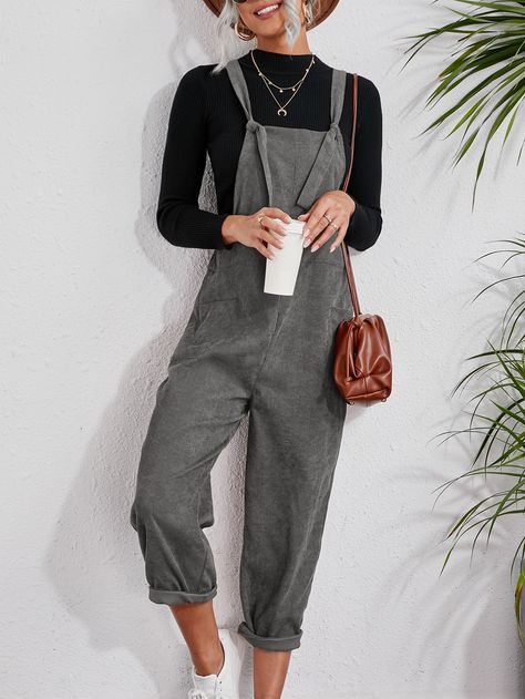 Japan Casual Outfits, Gray Jumpsuit Outfit, Barista Outfits, Grey Jeans Outfit, Dungaree Outfit, Corduroy Pants Outfit, Capri Outfits, Corduroy Overall, Dark Grey Jeans