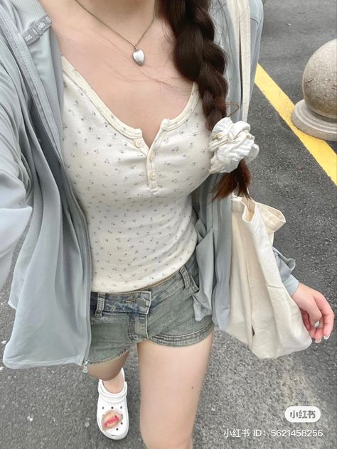 Fit Ideas Aesthetic, Chinese Douyin, Softgirl Outfits, Korean Fashion Grunge, Y2k Acubi, Outfit Ideas School, Simple Streetwear, Outfit Ideas Korean, Acubi Fashion