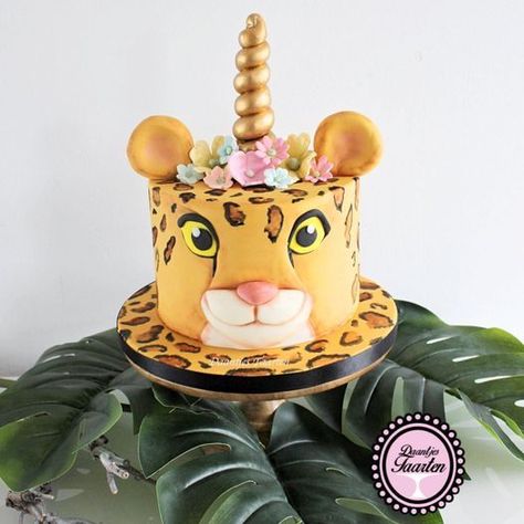 Cheetah Unicorn Cake, Cheetah Cake Kids, Cheetah Cake Birthday, Leopard Print Cakes Ideas, Leopard Birthday Cake, Cheetah Birthday Cakes, Zoo Birthday Cake, Cheetah Cake, Cheetah Birthday Party