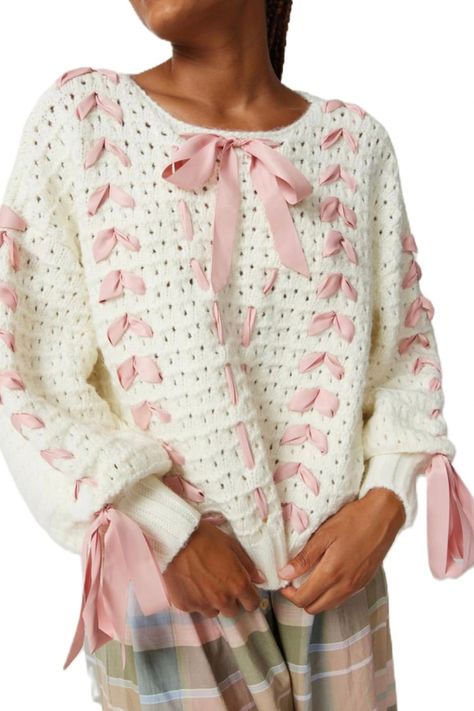 Chunky very girlie sweater with pink bows and ribbon detail. #fashion #style #stylish #bows #amazonaffiliatelink #sweater Shades Of Light Pink, Street Wear Jacket, Outfit Cold Weather, Warm Outfit, Cable Jumper, Sweaters Winter, Knitted Long Sleeve, Bow Sweater, Streetwear Tops