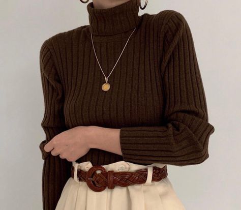 High Neck Sweater Outfit, Brown Turtleneck Outfit, Turtleneck Outfit, Mens Trendy Outfits, Brown Long Sleeve, Brown Outfit, 60 Fashion, Fall Capsule Wardrobe, Color Cafe