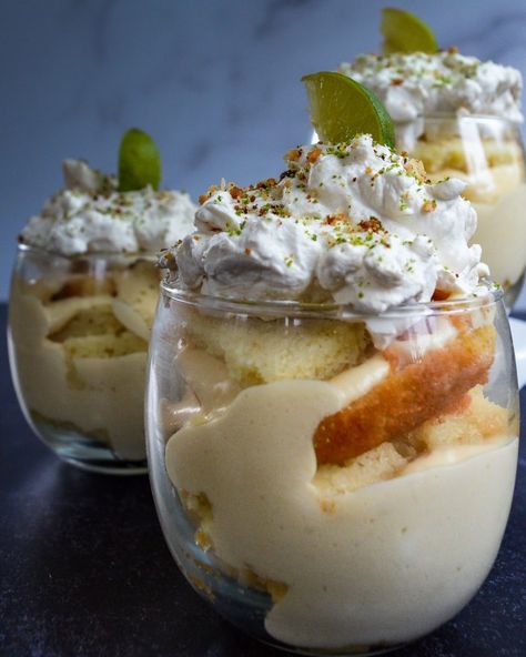 Make this delicious individual desserts using leftover pound cake. They take about 10 minutes to put together and look like you spent hours creating these individual spoonfuls of Heaven. Visit www.jdubbydesign.com for more recipe ideas and DIY inspiration. #summerdesserts #poundcake #keylimedesserts #keylime #individualdesserts Pound Cake Trifle Recipes, Key Lime Trifle, Dessert For Guests, Pound Cake Trifle, Key Lime Pound Cake, Lime Pound Cake, Key Lime Desserts, Half Baked Harvest Recipes, Dessert Shooters