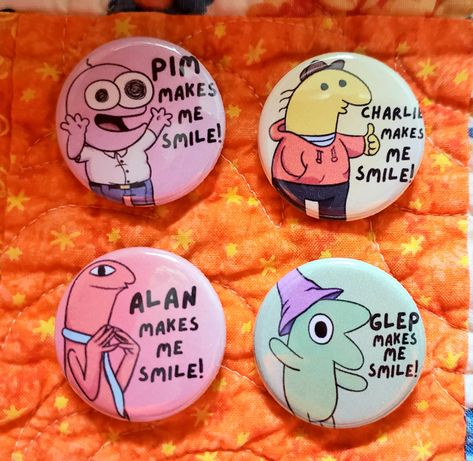 We've been sent to make you smile! Grab one or more of your favorite Smiling Friends so they can cheer you up whenever you're feeling down.  Characters include: ♡ Pim ♡ Charlie ♡ Alan (or Allan) ♡ Glep or get the whole group!  Purchasing this product includes 1 free special button per order! ------------------------------------------------------------ - Digitally hand drawn and printed - Glossy - Pin back - about 3 cm each ★This is fan made merch! *Please be aware that the final printed color ma Smiling Friends, Handmade Buttons, Happy Guy, Cheer You Up, Feeling Down, I Have No Friends, Diy Clay, You Smile