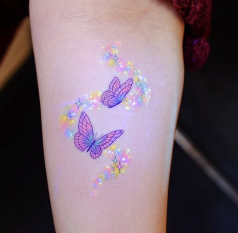 Pastel Tattoo, Butterfly Tattoos Images, Stained Glass Tattoo, Bright Tattoos, Tattoos For Dog Lovers, Blue Rose Tattoos, Flower Wrist Tattoos, Cute Tiny Tattoos, Tatuaje A Color