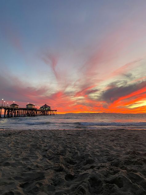 Huntington Beach California Aesthetic, Pretty Sunsets, Sunset California, Huntington Beach California, California Summer, California Sunset, Scenery Pictures, I Love The Beach, California Beach