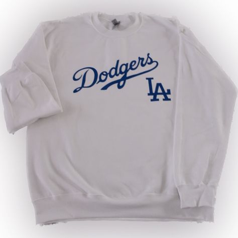 Crewneck Sweatshirt! Brand New Dodger Shirts For Women, Dodgers Outfit Women, Dodgers Sweatshirt, Dodgers Shirts, Sweater Brands, Cute Everyday Outfits, Everyday Outfits, Crew Neck Sweatshirt, Sweaters For Women