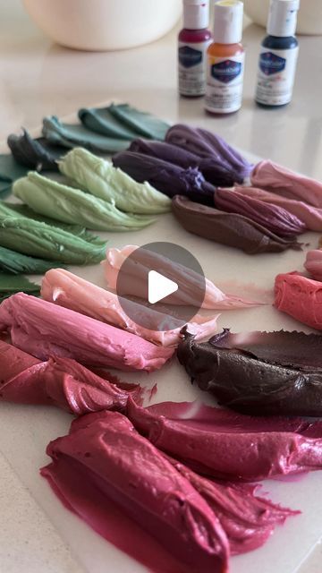 Brette Hawks on Instagram: "Color is EVERYTHING as a custom baker 👩🏽‍🍳 You have to absolutely nail the colors of your buttercream and icings to knock it out of the park with your customers’ expectations 😬  And here’s what you DON’T need:  ❌A million gel colors in every shade ❌Guessing what it’s going to take to make navy blue, deep red, or terracota orange ❌Stress as your buttercream turns muddy brown  Join me live in my virtual Zoom classroom on Thursday February 29th for ✨BAKE IT IN COLOR✨ a buttercream color mixing workshop that will blow your mind 🤯 and completely change the game for decorating 😍🩷🧡💛💚💙💜  In 2 hours, I will teach you:  🌈The logic and science behind color theory and its practical applications in baking 🌈How to use ONLY 3 GEL COLORS to achieve any color you w How To Make Muted Icing Colors, Americolor Mixing Chart Buttercream, Mauve Buttercream, Colored Ganache, Frosting Color Guide, Buttercream Color, Brown Food Coloring, Color Uva, Colour Blending