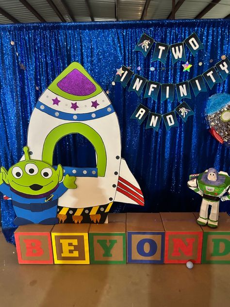 Toy Story Photo Backdrop, Toy Story Alien Claw Machine Diy, Toy Story Rocket Ship, Pixar Diy Decorations, Toy Story Theme Decoration, Buzz Lightyear Trunk Or Treat, Buzz Lightyear Decor, Toy Story Cutouts, Buzz Lightyear Backdrop