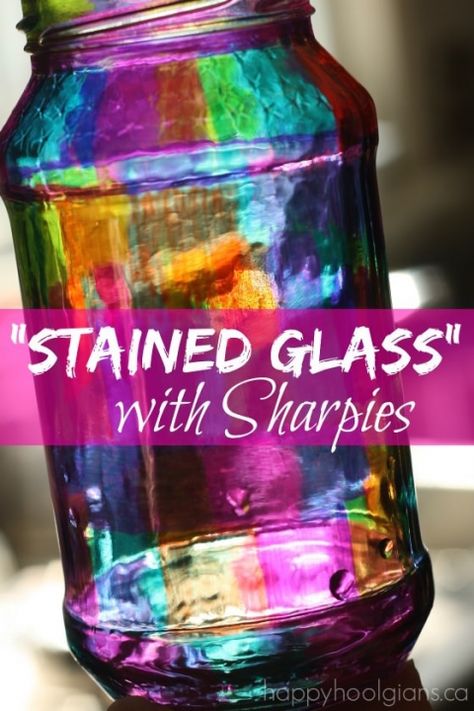 Stained Glass Jar with Sharpies Diy Sharpie Crafts, Diy Mason Jar Lights, Happy Hooligans, Sharpie Crafts, Diy Sharpie, Sharpie Markers, Diy Jar Crafts, Sharpie Art, Mason Jar Crafts Diy