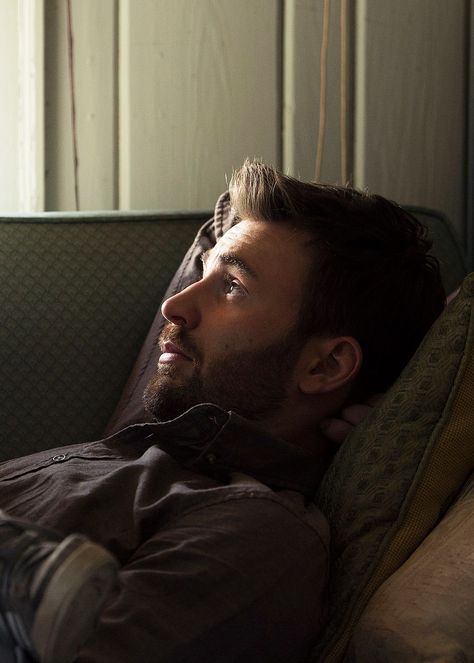 CHRIS EVANS as Frank Adler in Gifted, 2017 Frank Adler, Chris Evans Gifted, Avengers 2012, Rian Johnson, Christopher Evans, Robert Evans, Chris Evans Captain America, Get A Life, Steve Rogers