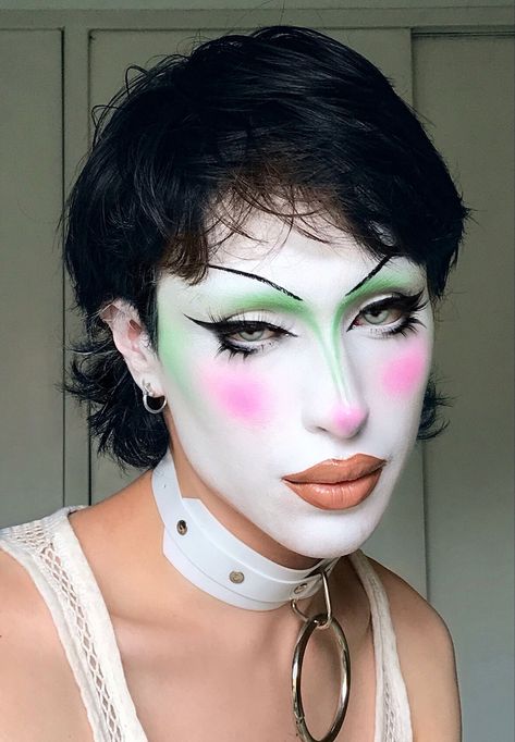 Clown Drag Makeup, Drag King Makeup Ideas, Drag Clown, Goth Drag, Y2k Drag Makeup, Alt Drag Makeup, Drag King Makeup, Spooky Drag Makeup, Makeup Clown