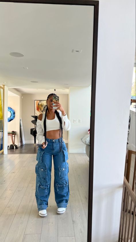 Jean Cargo Pants Outfit Black Women, Light Jean Cargo Pants Outfit, Blue Jeans Cargo Pants Outfit, Denim Cargo Pants Outfit Black Women, Blue Jean Cargo Pants Outfit, Mom Jeans Outfit Black Women, Jeans Cargo Pants Outfit, Denim Cargo Pants Outfit, Jean Cargo Pants Outfit