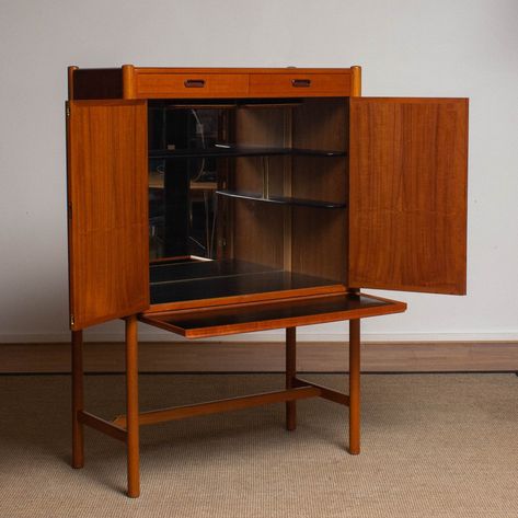 Listed on VNTG.com: 1960's Scandinavian Dry / Bar Drinking Cabinet in Teak on Oak Legs by Westbergs | #vntg #vintage Teak Bar Cabinet, Drinking Cabinet, Bar Storage Cabinet, Craft Cabinet, Dry Bar, Vintage Cabinets, Bar Cabinet, Wine Storage, Wood Glass