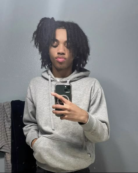 Mens Twists Hairstyles, Black Dreads, Dread Heads, Cute Dreads, Dread Head, Black Dude, Dreadlock Hairstyles For Men, Light Skin Men, Dark Skin Boys