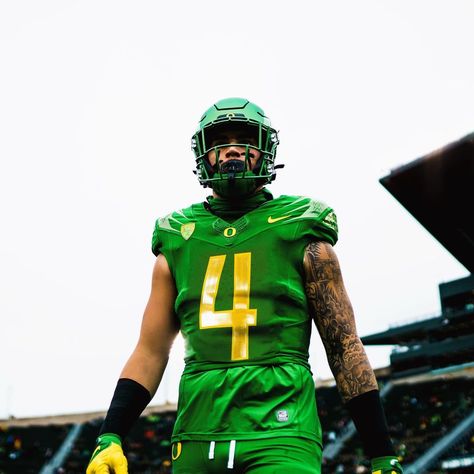 Spencer Webb, Ucf Football, Drip Ideas, John Bosco, Oregon Football, Ducks Football, Nfl Football Pictures, Duck Wallpaper, Film Red