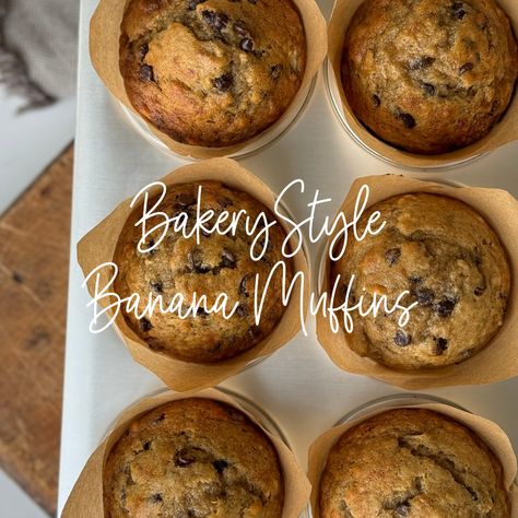 Bakery Style Banana Muffins High Altitude Banana Muffins, Large Banana Muffins, Bakery Banana Muffins, Bakery Style Banana Muffins, Best Banana Muffin Recipe, Micro Bakery, Bakery Style Muffins, Banana Nut Muffins, Banana Muffin Recipe