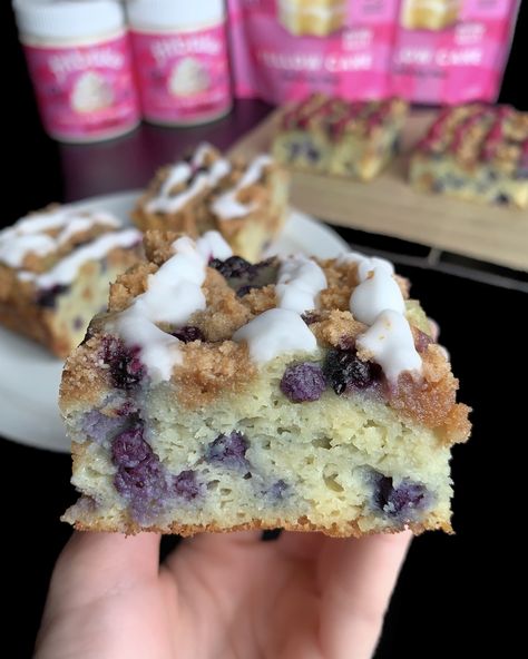 KETO BLUEBERRY COFFEE CAKE 🫐🍰 Perfectly soft & moist coffee cake bursting with fresh blueberries, layers of buttery cinnamon streusel, and drizzled with our vanilla frosting. Cake Mix Blueberry Coffee Cake, Keto Yellow Cake, Yellow Cake Mix Desserts, Low Carb Coffee Cake, Sugar Free Yellow Cake, Blueberry Coffee Cake Recipe, Keto Favorites, Yellow Cake Mix Recipes, Moist Yellow Cakes