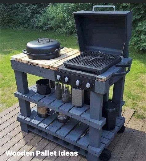 Blackstone Stand Diy, Pallet Bbq Station, Pallets Outdoor, Outdoor Cooking Station, Bbq Stand, Cooking Station, Palette Furniture, Bbq Table, Diy Bbq