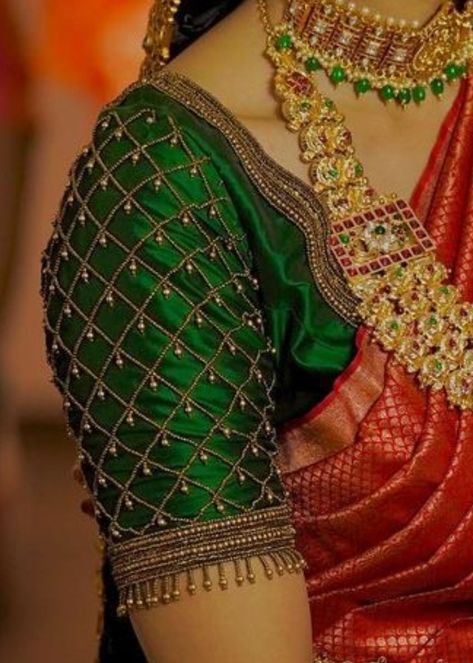 Books Embroidery, Green Blouse Designs, Embroidery Books, Patch Work Blouse Designs, Latest Bridal Blouse Designs, Latest Blouse Designs Pattern, Ideas Embroidery, Traditional Blouse Designs, New Saree Blouse Designs