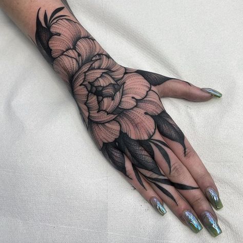 60+ Hand Tattoo Ideas for the Creative and Artistic - 100 Tattoos Cover Up Finger Tattoos, Hand Tattoo Ideas For Men, Nail Color Palette, Hand Tattoo Cover Up, Tattoo Main, Hand Tattoo Ideas, Full Hand Tattoo, Mandala Hand Tattoos, Skull Hand Tattoo