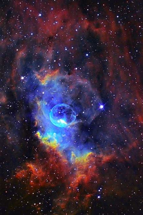 The Bubble Nebula NGC 7635 Bubble Nebula, Art Spatial, Space Photos, Hubble Space, Space Images, Space Pictures, Galaxies Stars, Hubble Space Telescope, Space Telescope