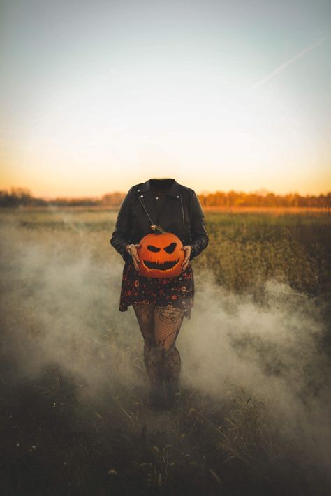 Pumpkin Head Photoshoot Faces, Halloween Pumpkin Photography, Photoshoot With Pumpkin, Pumpkin Head Halloween Photoshoot, Pumpkin Photo Shoot Ideas, Pumpkin Face Photoshoot, Spooky Pumpkin Head Photoshoot, Pumpkin Head Photoshoot One Person, Diy Pumpkin Head Photoshoot