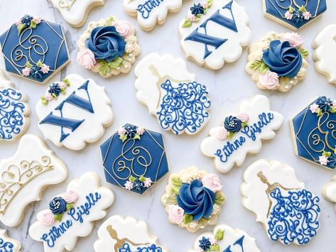 Cookies For Quinceanera, Quinceanera Cookies Ideas, Quince Cookies Decorated, Quince Cookies Ideas, Quinceanera Cookies Decorated, Quinceanera Cookies, Quince Cookies, Quince Desserts, Sweet 16 Custom Cookies