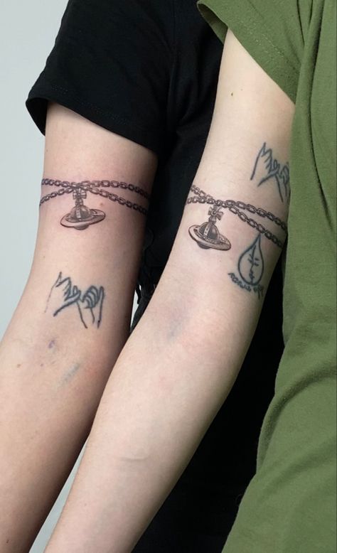 Tattoo couple nana Vivienne westwood Anime Aesthetic Tattoo Ideas, Matching Nana Tattoos, Nana Tatoos, Nana Inspired Tattoos, Nana Anime Tattoo, Nana Tattoo Ideas, Vivienne Westwood Tattoo, Nana Tattoo, Stunning Tattoos