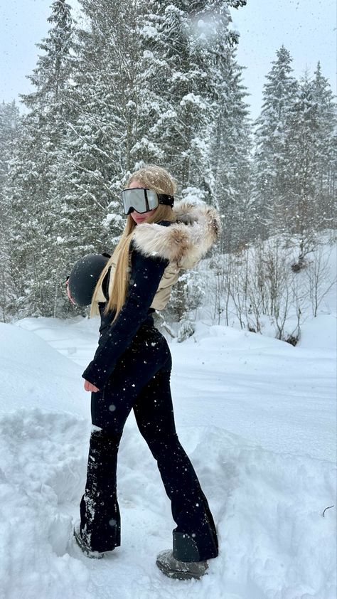 Europe Winter Fashion, Ski Outfits For Women, Winter Inspo Outfits, Ski Fits, Ski Trip Outfit, Snow Trip, Ski Outfit, Ski Girl, Winter Photoshoot