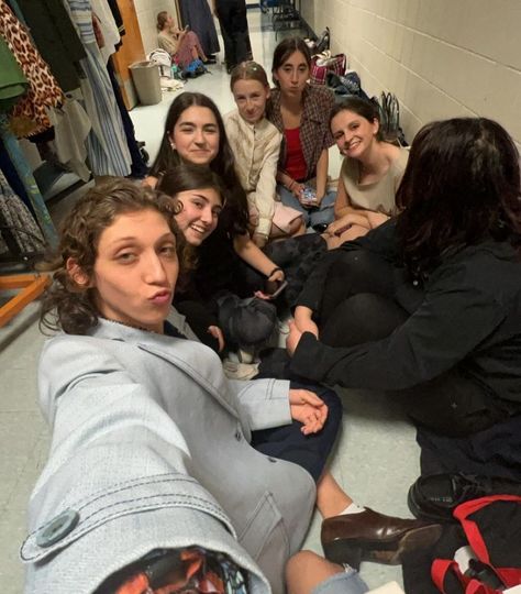 high school drama club tech week aesthetic theatre musical play show best friends Musical Theatre High School, High School Drama Class Aesthetic, Drama School Outfits, School Play Aesthetic, Drama School Aesthetic, Drama Club Aesthetic, Aesthetic Theatre, High School Theatre, Theatre Musical