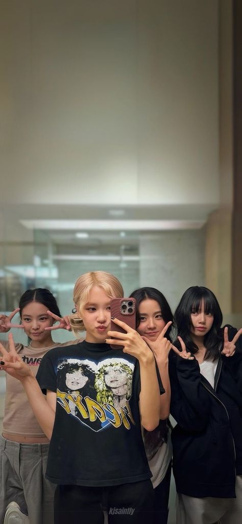 Blackpink Group Wallpaper, Album Cover Wallpaper Collage, Jeongguk Jeon, Blackpink Square Up, Cute Couple Comics, Snap Streak Ideas Easy, Blink Book, Black Pink Background, Blackpink Memes