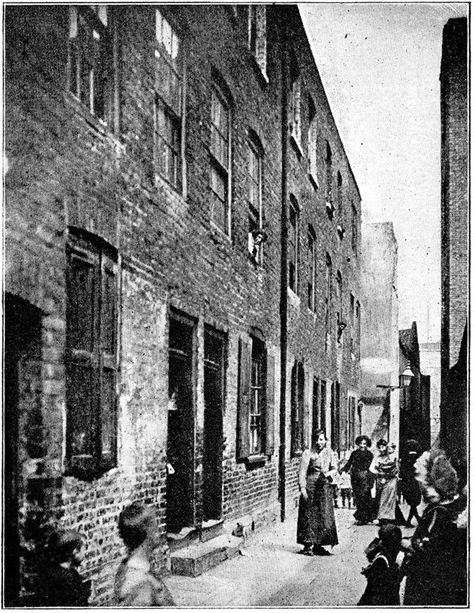 Whitechapel London, Historical London, Alley Way, London People, East End London, Victorian Life, Victorian London, London Poster, Victorian Garden