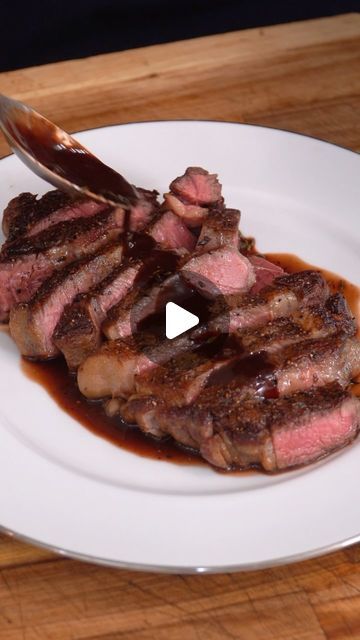 Sonny Hurrell on Instagram: "This is why Steaks are better in Restaurants 

Pan sauce for steaks:
1/2 cup red wine 
1 1/2 cups beef stock 
1 tsp balsamic vinegar 
3 sprigs stripped thyme 
1/2 tsp black pepper 
2 tbsp unsalted butter 
Salt to taste" Pan Seared Steak, Organic Cooking, Pan Sauce, Meat Steak, Cast Iron Skillet Recipes, Steak Sauce, Beef Stock, Cooking Guide, Steak Dinner