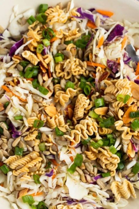 Raman Noodle Salad, Ramen Salad, Ramen Noodle Salad, Noodle Salad Recipes, Green Salad Recipes, Ramen Noodle Recipes, Asian Salad, Ramen Noodle, Coleslaw Mix