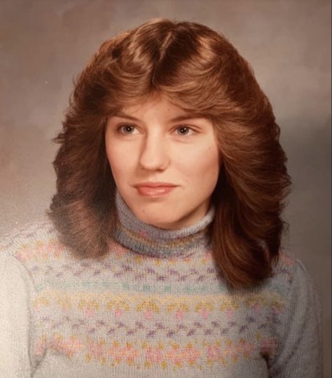 Embarrassing Photos, 1980s Women, 70s Hair, Layered Haircuts For Medium Hair, 80s Hair, 70s Women, Short Bangs, 90s Hairstyles, Funky Outfits