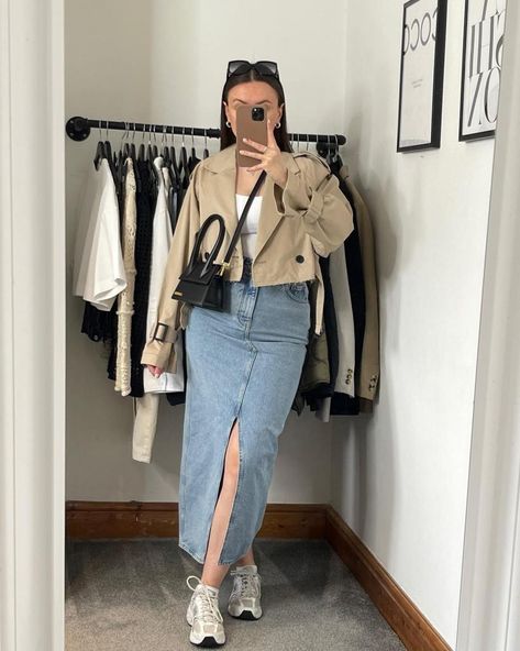 Concert Ootd Ideas, Concert Outfit Modest, Denim Skirt And Sneakers Outfit, Modest Outfit, Denim Skirt Outfits, Stylish Fall Outfits, Casual Day Outfits, Easy Trendy Outfits, Stylish Work Outfits