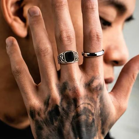 Male Jewelry Rings, Emo Rings Men, Signet Rings Men, Vintage Ring Men, Mens Jewelry Photography, Men S Jewelry, Men’s Accessories, Men’s Rings, Men’s Jewelry