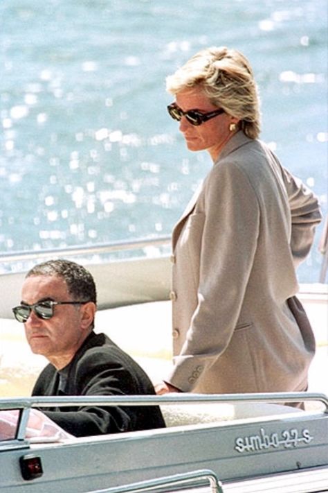 Dodi Al Fayed & Princess Diana Diana Dodi, Princess Diana And Dodi, Dodi Al Fayed, Dodi Fayed, Princess Diana Family, Princes Diana, Elisabeth Ii, Lady Diana Spencer, Diana Spencer