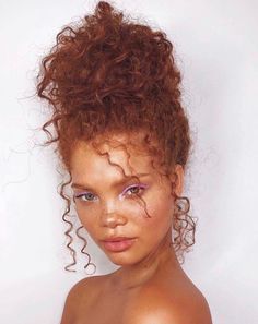 | photographer inspiration | photographer idea | film photography ideas | #Photography #Photographers Red Curly Wig, Long Natural Curly Hair, Cheveux Oranges, Red Curly Hair, Ginger Hair Color, Heatless Curls, Messy Bun Hairstyles, Shot Hair Styles, Ginger Hair