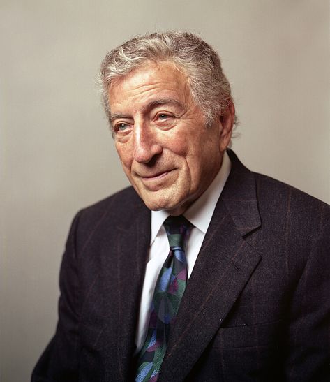 Tony Bennett, beloved jazz crooner, dies at 96 Hoda Kotb, Rags To Riches, Tony Bennett, Legendary Singers, Jazz Artists, Cool Jazz, Artists Books, Last Words, Fav Movies