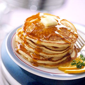 Mile-High Buttermilk Pancakes Best Homemade Pancakes, Flavored Pancakes, Homemade Pancake Recipe, Lemon Ricotta Pancakes, Breakfast Casseroles, Perfect Pancakes, Breakfast And Brunch, Egg Dishes, Chocolate Chip Pancakes