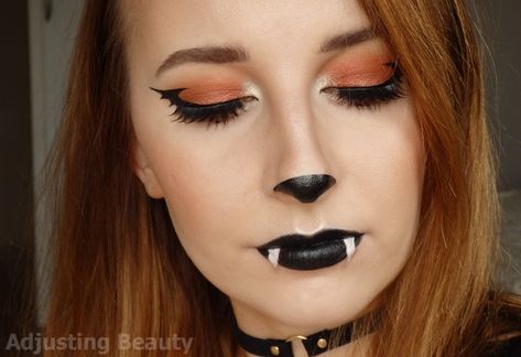 Cute Bat Halloween Makeup Bat Makeup, Halloween Party Makeup, Unique Halloween Makeup, Bat Halloween Costume, Maquillage Halloween Simple, Makeup Zombie, Halloween Make-up Looks, Halloweenský Makeup, Bat Costume